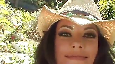 MILF brunette pussyeaten and gives head before POV sex
