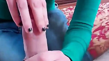 Hot MILFs like me give the best handjob JOI