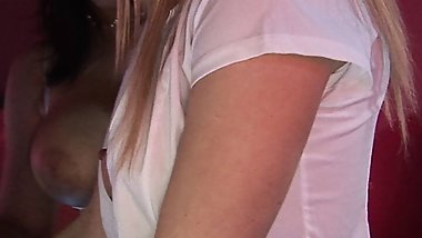 dreier mit zwei cosplay teens mit engen muschis