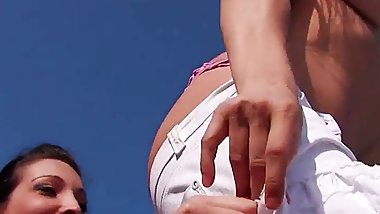 Alyssa Wild fucks and gives Robin Reid a blowjob