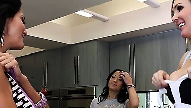 Tanya Tate with her girls Ava Addams and Kelly Diamond