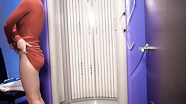 Mylf - Lusty Cougar Prestyn Lee Shows Off Her Big Tits And Gets Full Pussy Service In A Beauty Salon