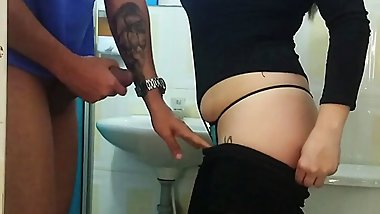 I find my mother-in-law in the bathroom taking photos for tik tok with a mask and I take advantage of fucking her and re