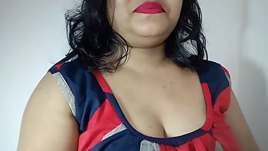 Sexy Rii having selfie short 1