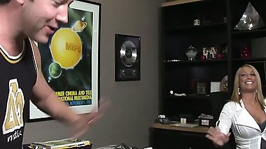 Busty blonde Mellanie Monroe gives a blowjob and gets fucked