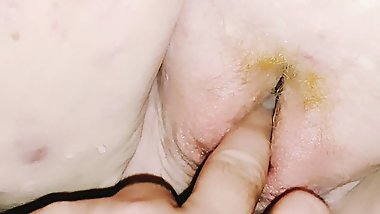 Stepmom Didn&rsquo;t Expect To Get Fingered Till The Bed Was Wet